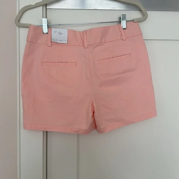 Ann Taylor loft Riviera short – size 2 - Picture 2 of 3
